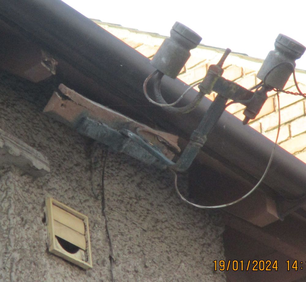 connector board broken.JPG