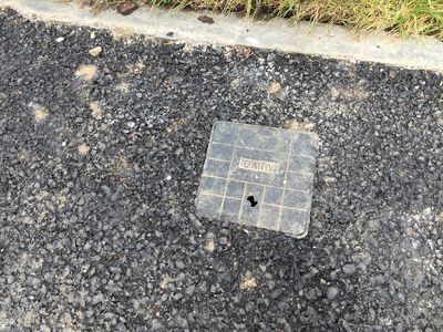 Cable service duct HFC Tee