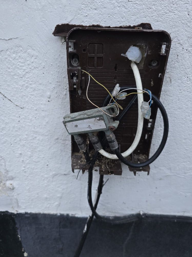 2024-12-31 VM Box Broken.jpg